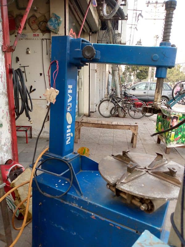 car tyre chinging machine good condition 3