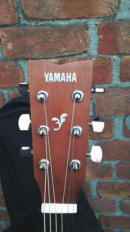 YAMAHA F310 guitar 4