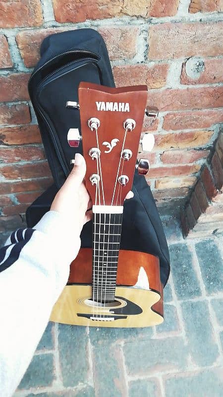 YAMAHA F310 guitar 6