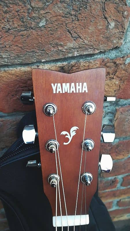 YAMAHA F310 guitar 7