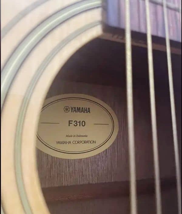 YAMAHA F310 guitar 13