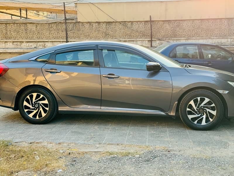 Honda Civic Oriel 2017 UG 5