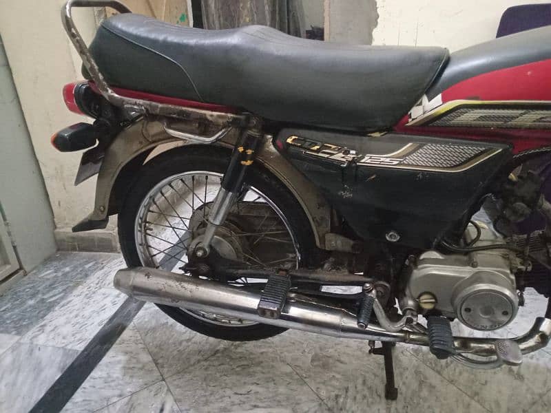 engine 100% pack hai bike 10 Sal se khadi hai 3