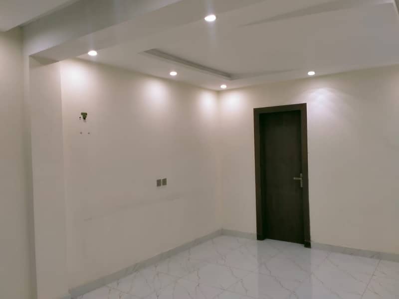 STUDIO BRAND NEW EXCELLENT GOOD CONDITION LUXURY FLAT FOR RENT IN SECTER D BAHRIA TOWN LAHORE D 2