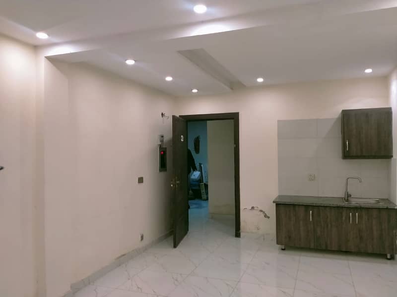 STUDIO BRAND NEW EXCELLENT GOOD CONDITION LUXURY FLAT FOR RENT IN SECTER D BAHRIA TOWN LAHORE D 7