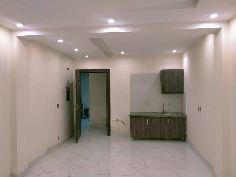 STUDIO BRAND NEW EXCELLENT GOOD CONDITION LUXURY FLAT FOR RENT IN SECTER D BAHRIA TOWN LAHORE D 8