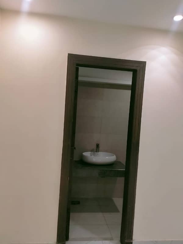 STUDIO BRAND NEW EXCELLENT GOOD CONDITION LUXURY FLAT FOR RENT IN SECTER D BAHRIA TOWN LAHORE D 14