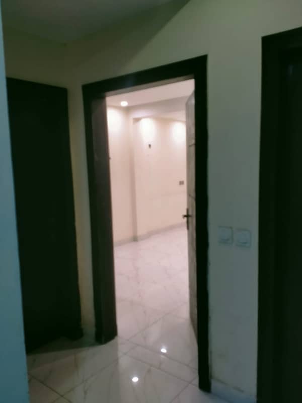 STUDIO BRAND NEW EXCELLENT GOOD CONDITION LUXURY FLAT FOR RENT IN SECTER D BAHRIA TOWN LAHORE D 17