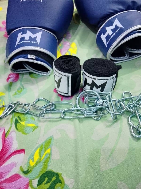 HM boxing kit. just bought it. never used. 1