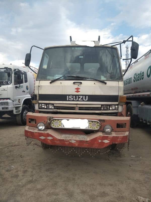 isuzu oil Tanker 0