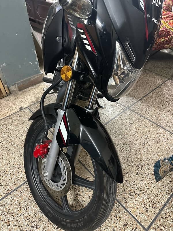 Honda 150 black like new 1