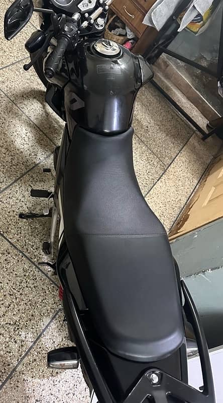 Honda 150 black like new 11