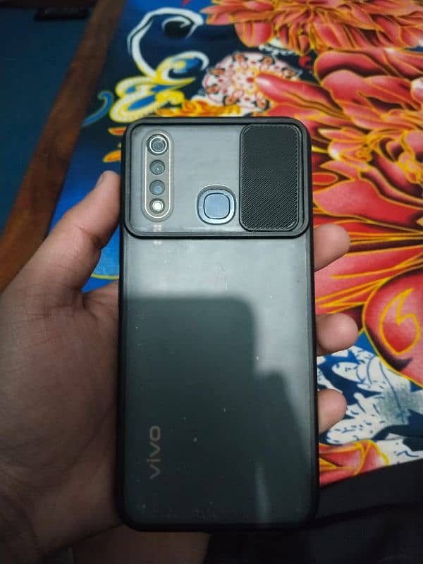 I am selling my vivo y 15 in good condition dual sim available 1