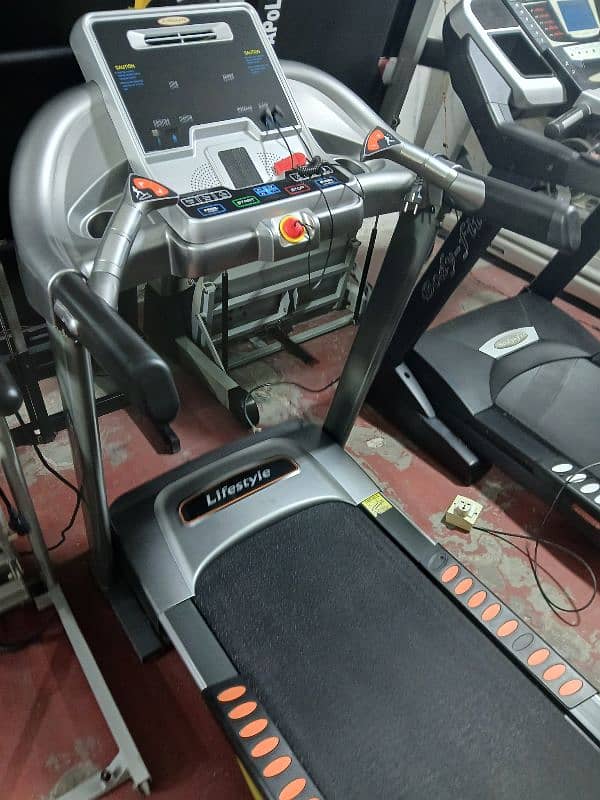 treadmils. (0309 5885468). ellapticals. spin bikes. gym cycles. home gym 8