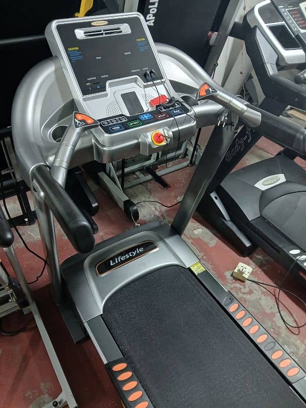 treadmils. (0309 5885468). ellapticals. spin bikes. gym cycles. home gym 9