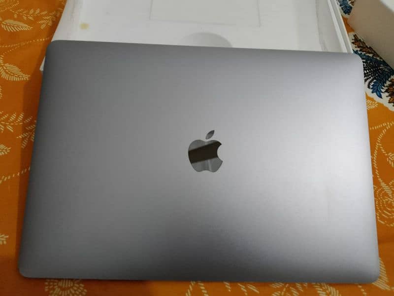 Mac Book 17 7