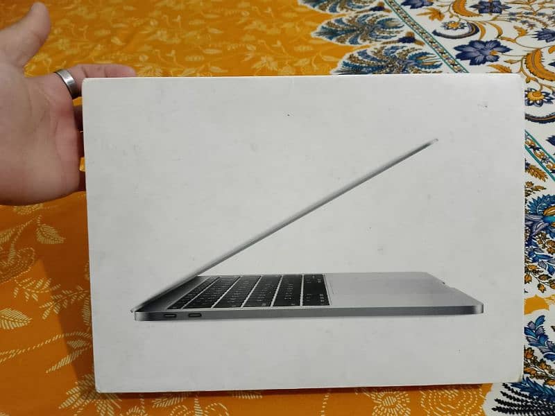 Mac Book 17 9