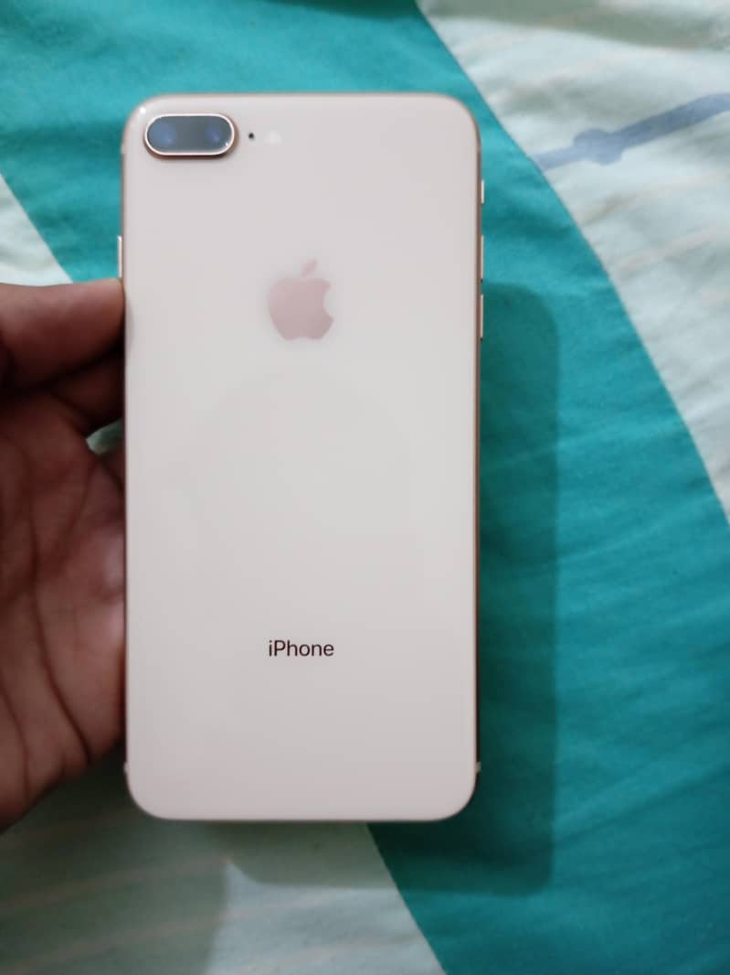 Apple iPhone 8 Plus 1