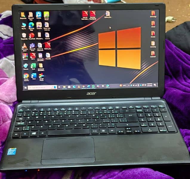 Acer Aspire 8 gb ram 256gb SSD. 0