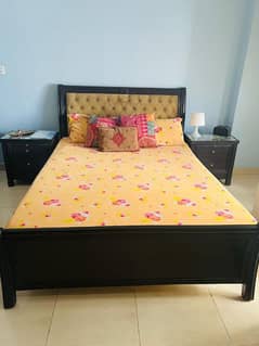 Queen Bed Set