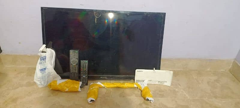 SONY Bravia Model R30c LED 32" All Accessories For sale 03.4. 5.3030800 5