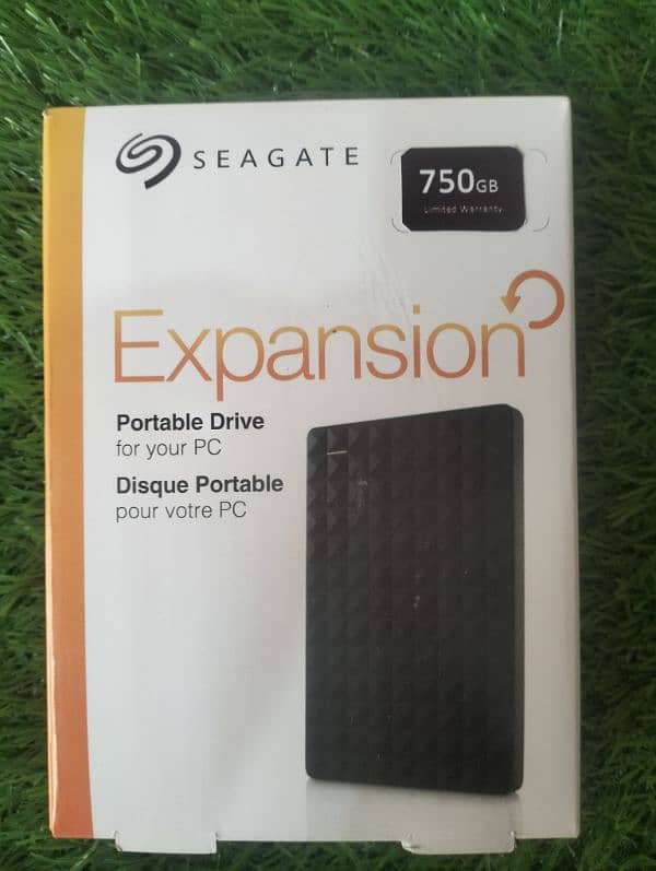 750GB Seagate Expansion Portable External Hard Drive 0