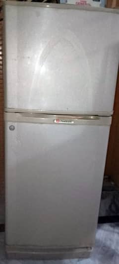 Dawlance Refrigerator, with Stabilizer and Choki