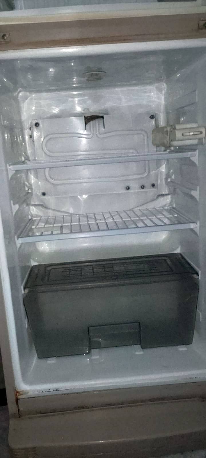 Dawlance Refrigerator, with Stabilizer and Choki 1