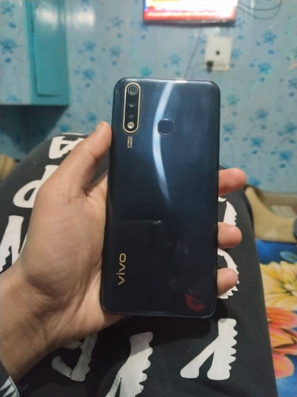 I am selling my vivo y 15 in good condition dual sim available 3