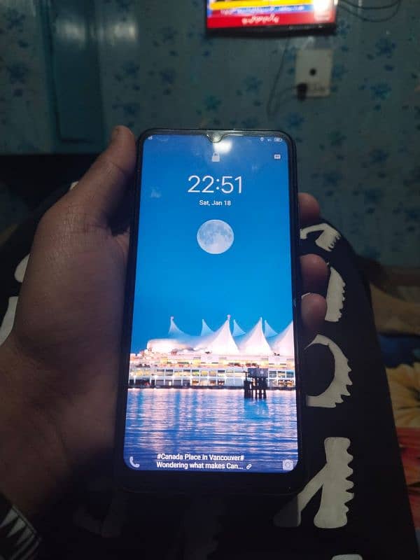 I am selling my vivo y 15 in good condition dual sim available 4