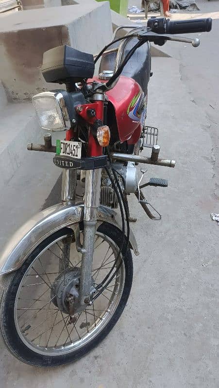 bohat hi achi bike ha 3