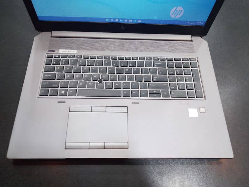 Hp Z book 17 G5 11