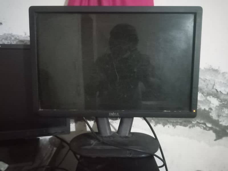 Dell 19 inach LCD far sale urgent 5