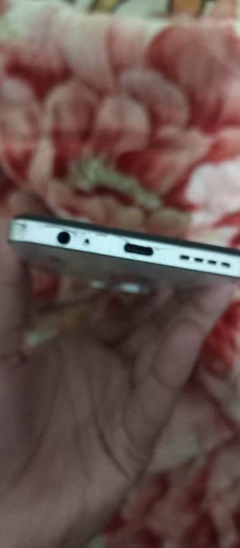 Infinix hot 30 10/10  condition 12gb/128gb. . 1