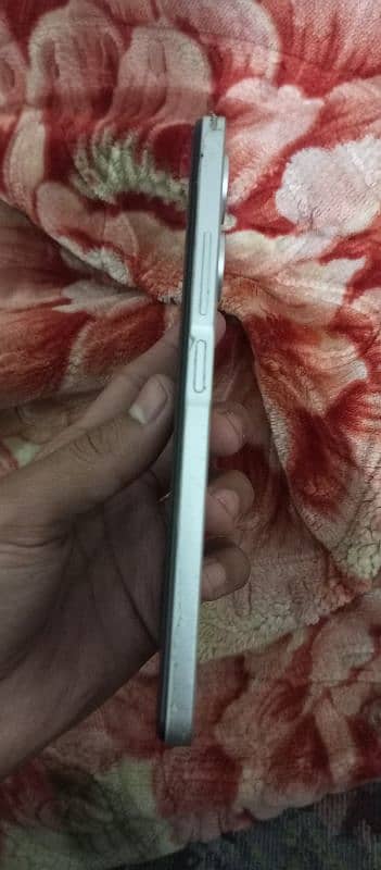 Infinix hot 30 10/10  condition 12gb/128gb. . 2