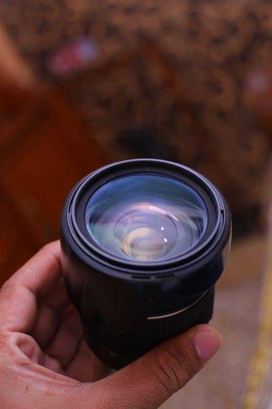 Tamron 28/75mm F/2.8 Canon. 4