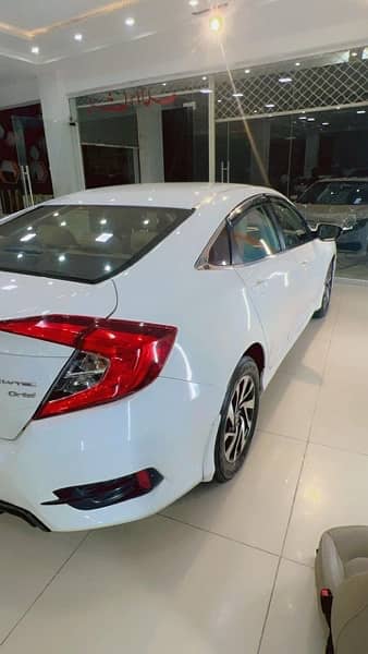 Honda Civic Oriel 2018 3