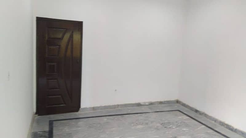 GROUND FLOOR AVAILABLE FOR RENT 9