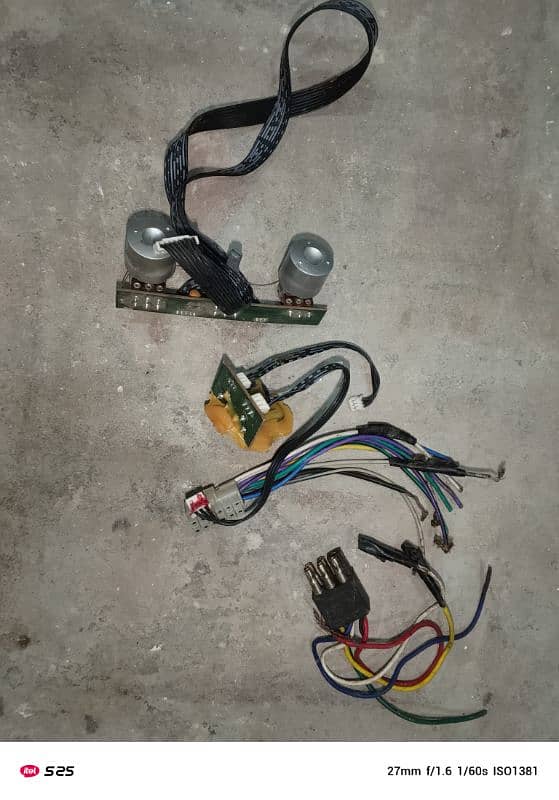 bhai purane speaker ka saman or parts hai 5