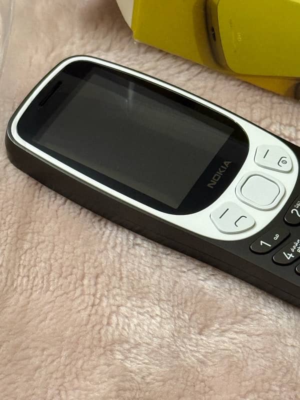 Nokia 3210 | 2024 | Type C | Elegant & Slimmist 9