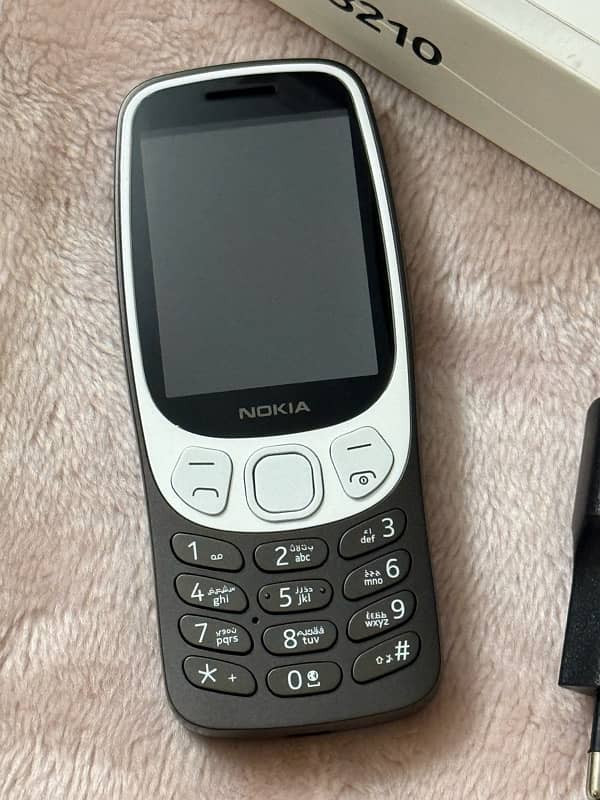 Nokia 3210 | 2024 | Type C | Elegant & Slimmist 14