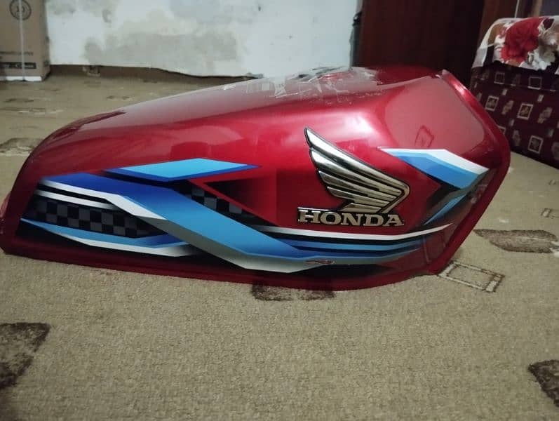 Honda 125 2024 model jeniun fuel tank 1