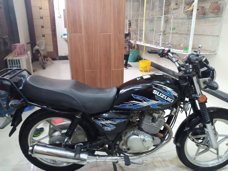 Suzuki GS 150 1