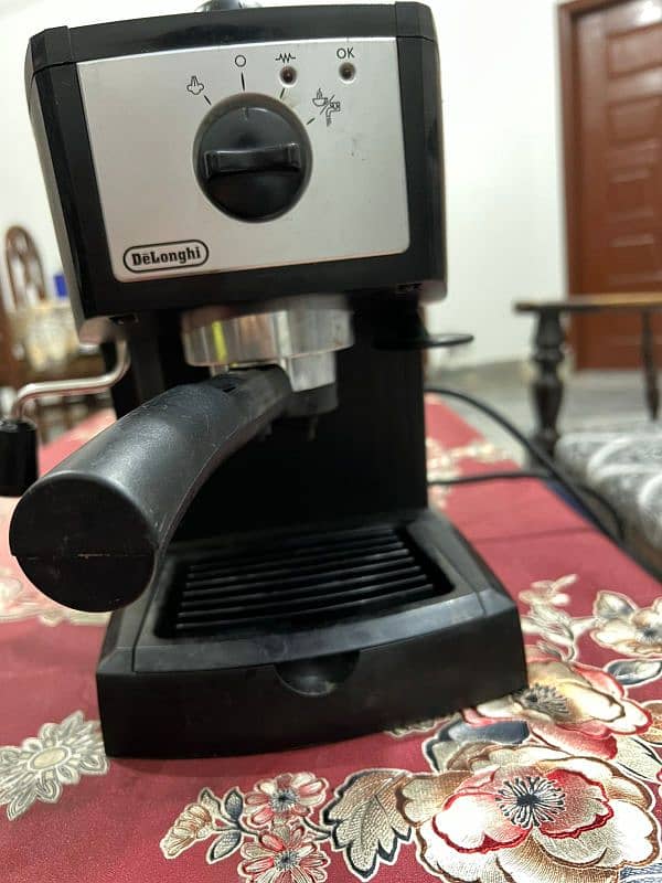 De'Longhi coffee (espresso and cappuccino) Maker 2