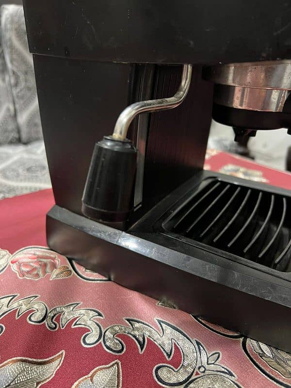 De'Longhi coffee (espresso and cappuccino) Maker 9