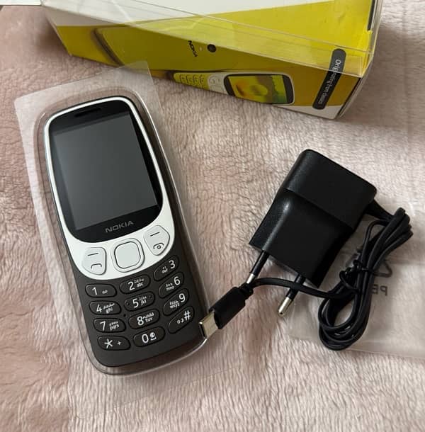 Nokia 3210 | 2024 | Type C | Elegant & Slimmist 2