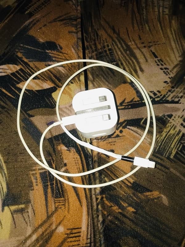 Iphone original charger 9