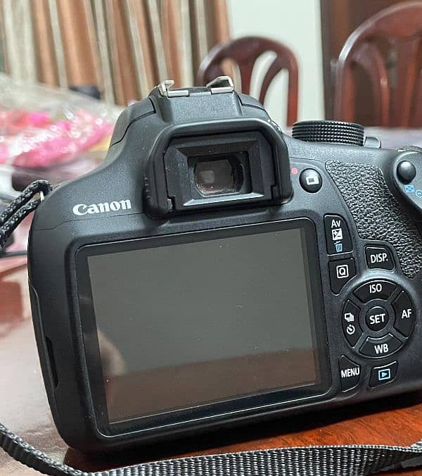 Canon 1200D 1