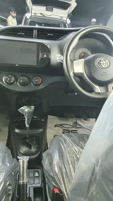 Toyota Vitz 2016 12