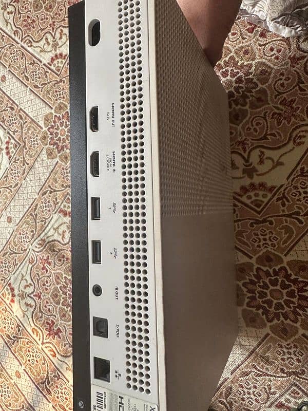 Xbox one S 1TB 1